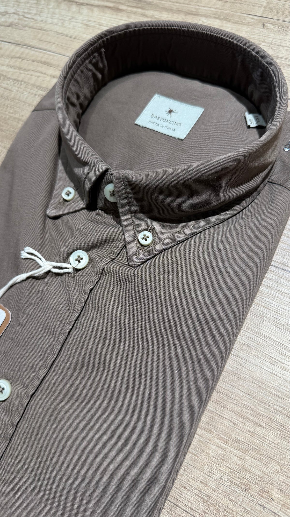Camicia In Gabardina Marrone Button Down