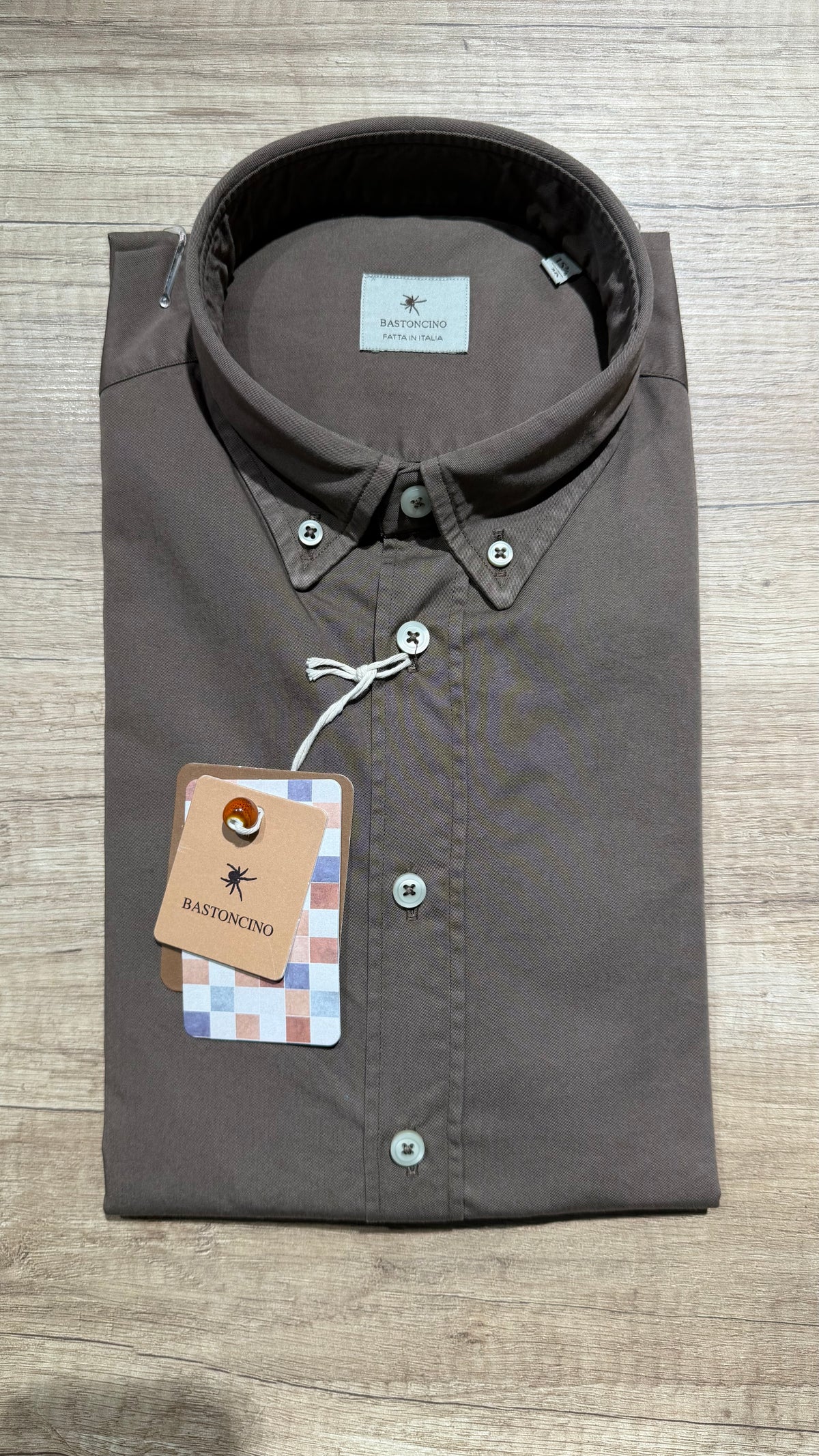 Camicia In Gabardina Marrone Button Down