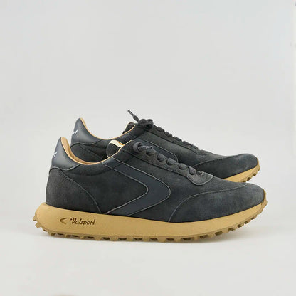 Sneakers Start City Storm
