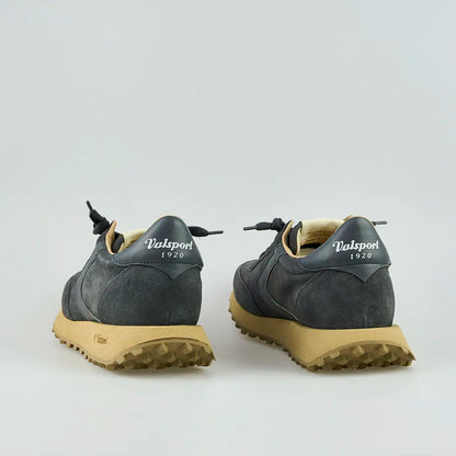 Sneakers Start City Storm